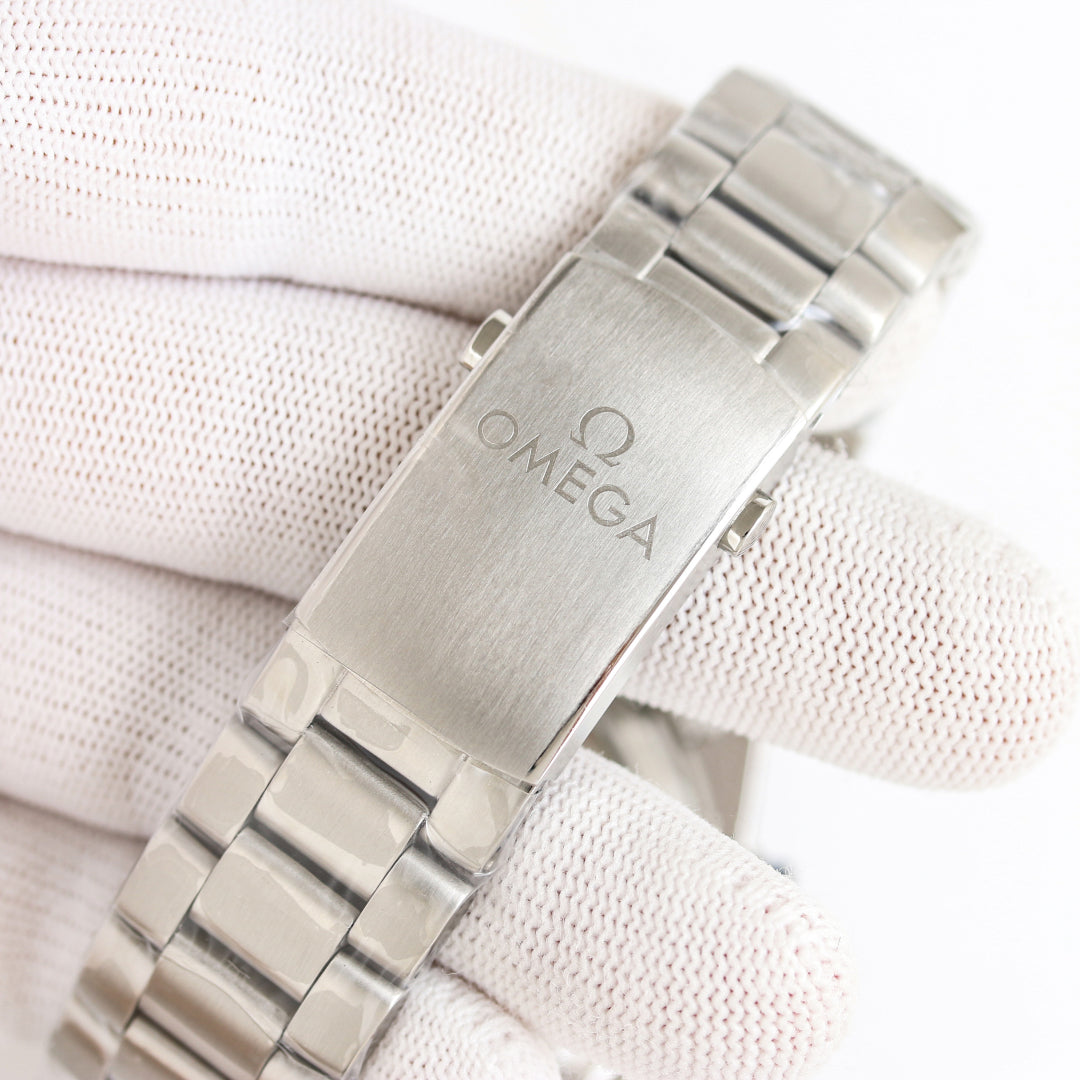 Omega Seamaster Universe Men's Chronograph Watch