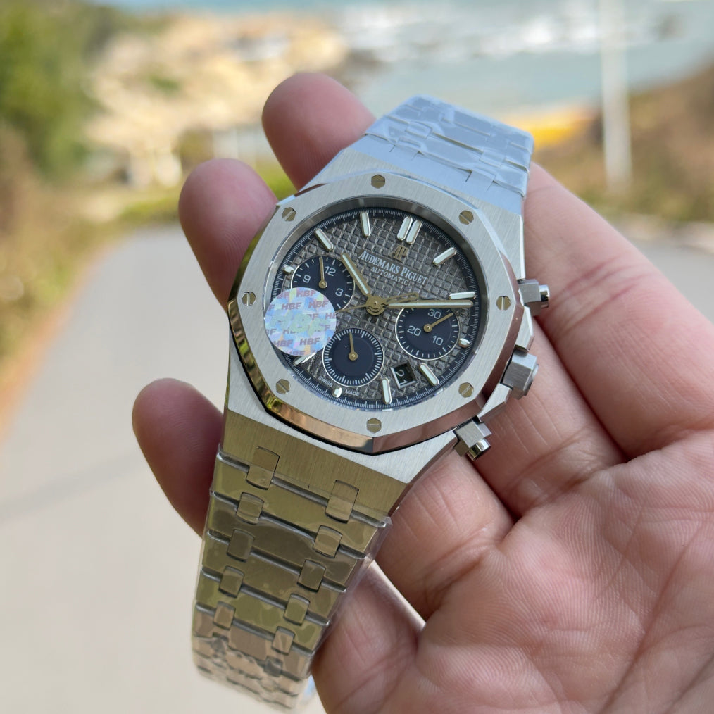 Audemars Piguet Royal Oak Chronograph Luminous Wrist Watch