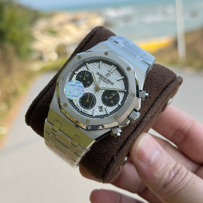Audemars Piguet Royal Oak Chronograph Luminous Wrist Watch