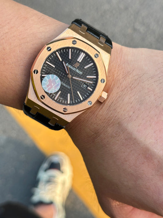 Audemars Piguet Royal Oak "Jumbo" Extra-Thin Men's Wrist Watch